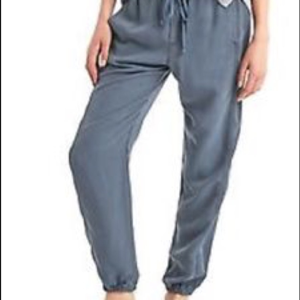 ❤️sold ❤️NWOT GAP EQUINOX BLUE JOGGER SIZE XS